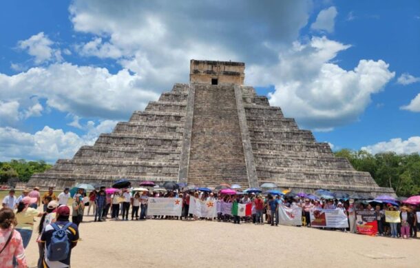 Maestros de la CNTE toman zonas arqueológicas en Yucatán