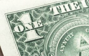 Peso se aprecia y abre en 17.18 por dólar