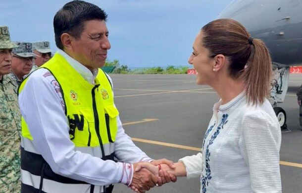 Sheinbaum sobrevuela zonas afectadas por “Erick” en Oaxaca