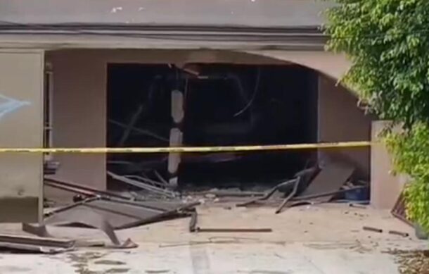 Grúa sin frenos se estrella contra casa en Colinas de San Javier