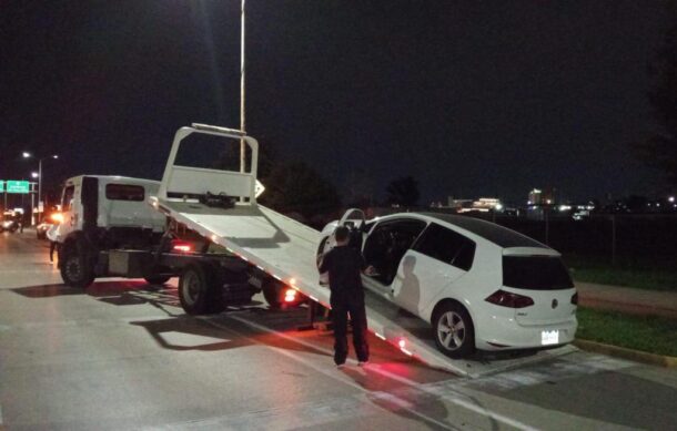 Aseguran 15 vehículos por arrancones cerca del Estadio de Chivas