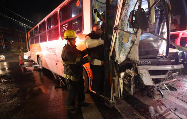 Choque entre camiones deja 10 lesionados en la colonia Lomas del Nilo