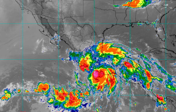 Huracán “Erick” toca tierra en Oaxaca con vientos de 250 km/h; autoridades refuerzan medidas preventivas