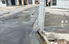 Persiste fuga de aguas negras en Parques de Tesistán