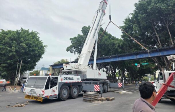 Colapsa tráfico en Mariano Otero por desmontaje de puente en hora pico