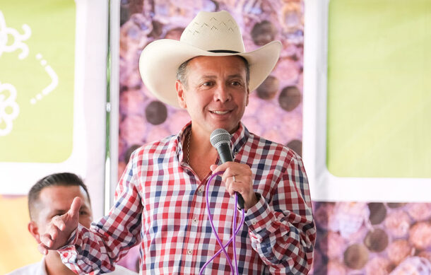 Pablo Lemus impulsa vivienda y apicultura en Jamay con inversión estatal y privada