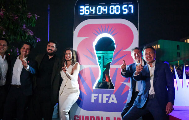 Develan reloj que marca la cuenta regresiva al Mundial FIFA 2026 en Jalisco