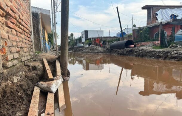 Vecinos de El Salto denuncian afectaciones por obras