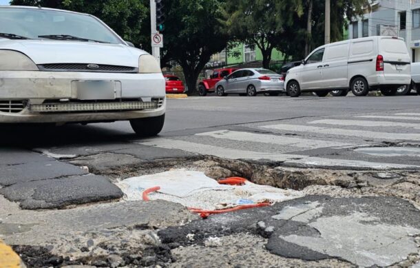 Se abre mega bache en avenida Circunvalación