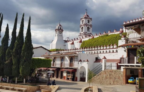 Bloquean accesos a Ixtapan de la Sal y Valle de Bravo en Edomex