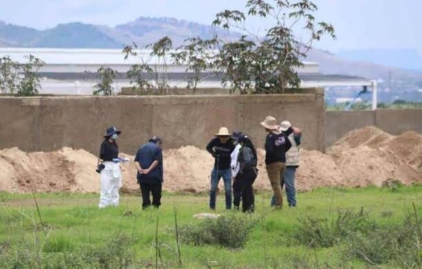 Suman más de 200 bolsas con restos humanos localizadas en fosa de Las Agujas