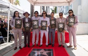 Los Bukis reciben estrella en el Paseo de la Fama de Hollywood