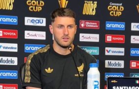 Santiago Giménez volverá a las canchas dentro de dos meses