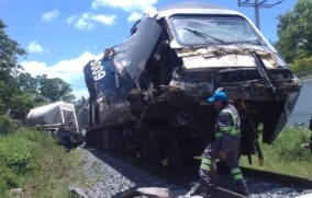Tren Interoceánico choca contra tráiler en Tabasco
