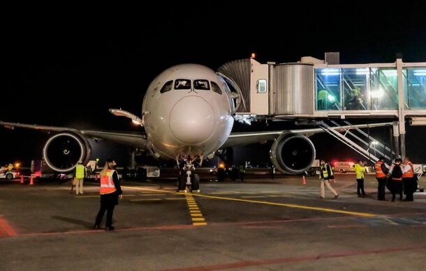 Vuelo procedente de El Salvador aterriza de emergencia en CDMX