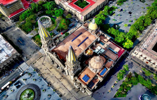 Reubican a 95 comerciantes, boleros y artistas afectados por las obras en GDL