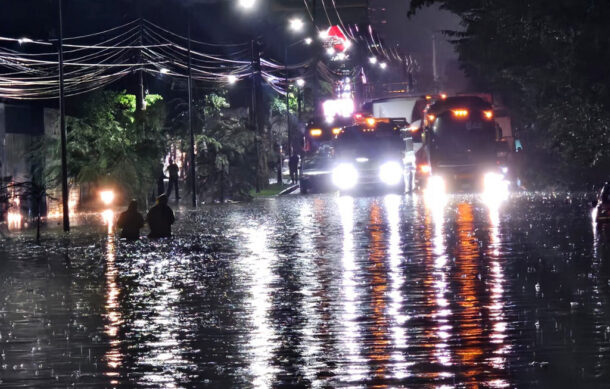 Tormenta en la ZMG causa inundaciones y deja al menos 30 vehículos varados