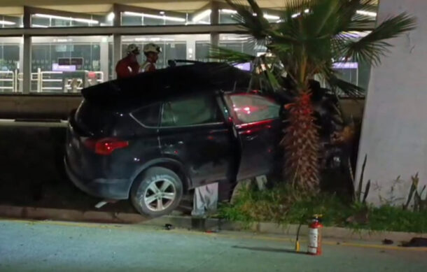 Muere conductor al chocar en carril de Mi Macro Periférico