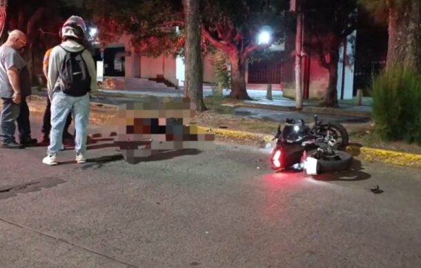 Joven muere tras perder el control de su motocicleta en Providencia