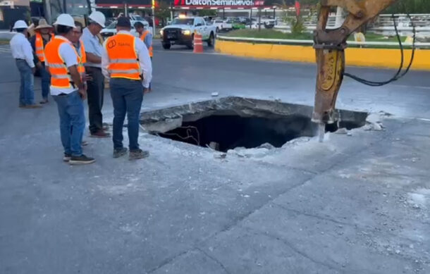 Fuga de agua provoca cierre de glorieta en av. López Mateos