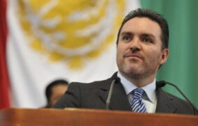 Pide Döring dar a conocer nombres de funcionarios de la 4T ligados al huachicol