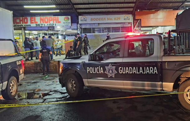 Asesinan a trabajador en el Mercado de Abastos de Guadalajara; recibió dos disparos en la cabeza