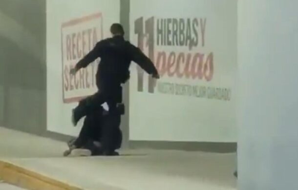 Cesan a policía de Tlaquepaque por golpear una persona en situación de calle
