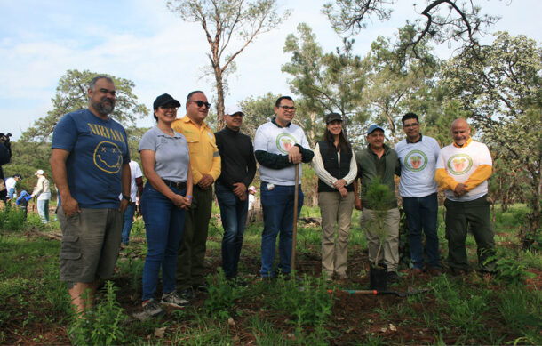 Agroindustria tequilera refuerza su compromiso ambiental con reforestación en La Primavera