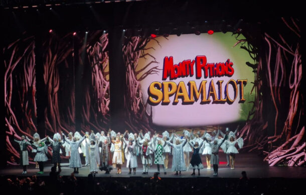 Spamalot conquista Guadalajara entre risas y ovación de pie