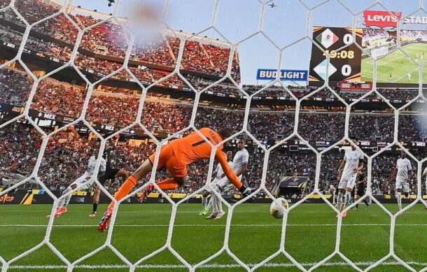 Con un gol de Raúl Jiménez México va a la final de la Copa Oro