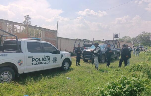Aseguran 24 vehículos robados en predio abandonado de Tlajomulco