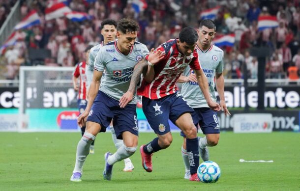 Chivas suma 4 derrotas en 6 juegos; Milito: “no renunció por nada del mundo”