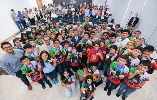 Jalisco hace historia en olimpiada de matemáticas; obtiene 111 medallas en Singapur
