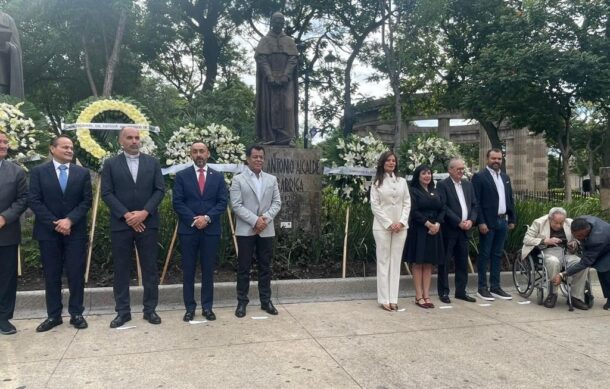 Realizan guardia de honor a Fray Antonio Alcalde