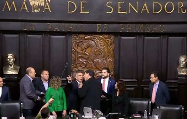 Concluye Comisión Permanente con gritos, descalificaciones y golpes