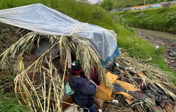 Casas improvisadas invaden el canal de avenida Patria en Tonalá