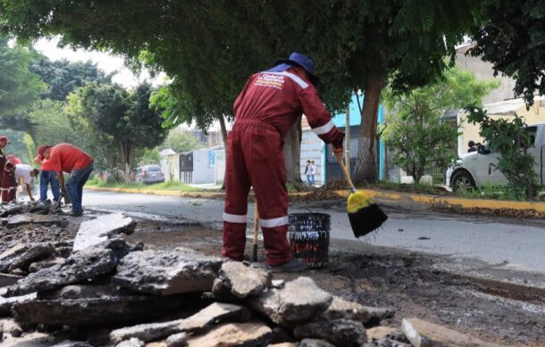 Tlaquepaque inicia bacheo en Parques de San María