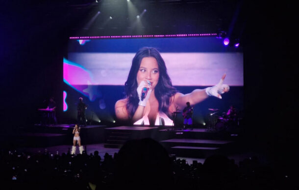 Emilia deslumbra en Guadalajara con show retro-futurista en el Auditorio Telmex