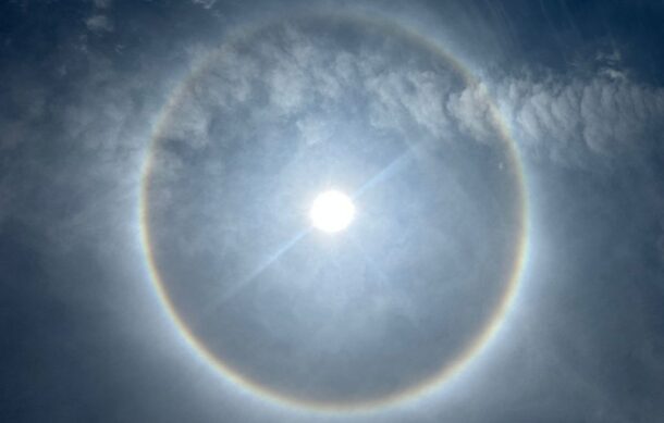 Halo solar sorprende a Guadalajara este 18 de agosto
