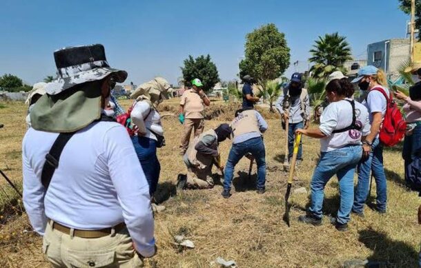 Denuncian desinterés en manejo de fosa clandestina en panteón de San Sebastianito