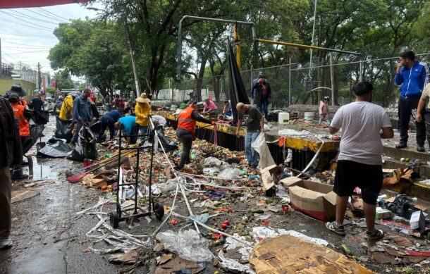 Tormenta arrasa con tianguis en Col. San Marcos