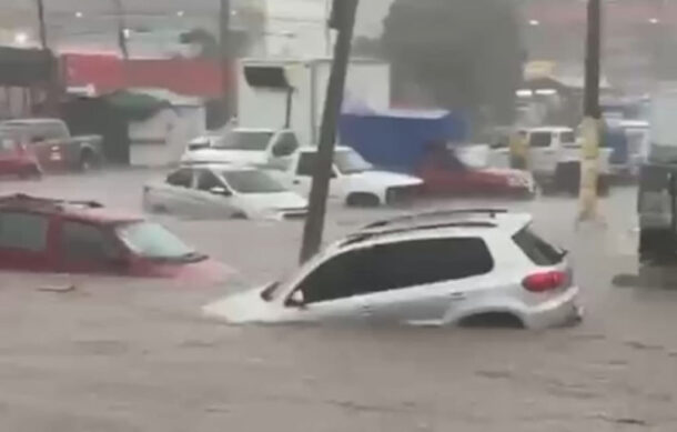 Fuertes lluvias colapsan vialidades en la ZMG; inundaciones superan el metro de altura