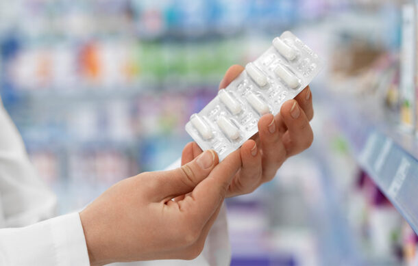 Ebrard negocia con EU para exportar medicamentos