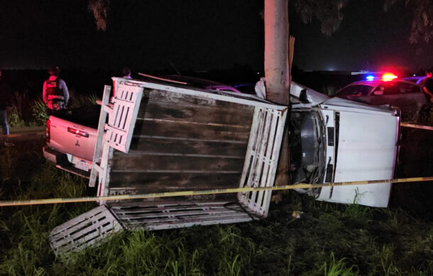 Mueren conductor y copiloto tras fuerte choque en carretera a Nogales
