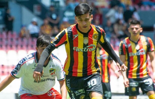 Los Leones Negros remontan para vencer 4-2 a Irapuato
