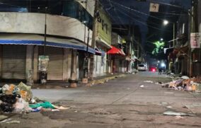 Comerciantes dejan toneladas de basura en calles de zona Obregón