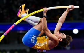 Armand Duplantis rompe el récord mundial de salto con pértiga por decimocuarta ocasión