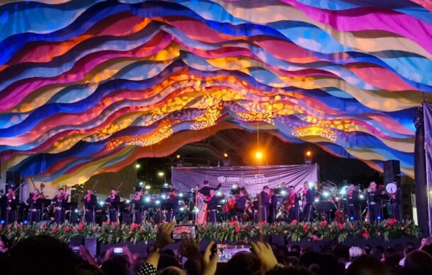 Miles de personas disfrutaron la gala pública del mariachi en el Centro Tapatío