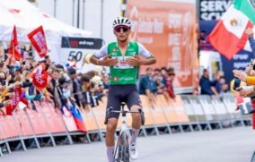Isaac del Toro brilla hasta en las carreras de exhibición