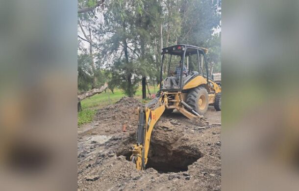 Cierran calle 1 de Mayo en Tlajomulco por reparación de socavón